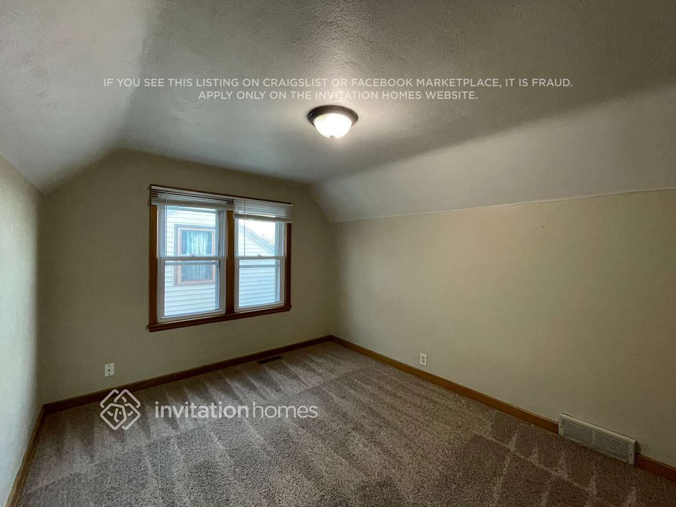 Building Photo - 5240 S 28th Ave