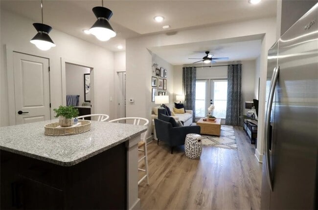 Building Photo - 300 Hwy 81