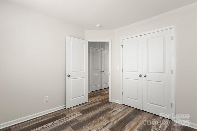 Building Photo - 117 Dogwood Vlg Trl