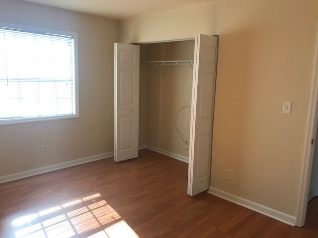 Building Photo - 265 Sea Horse Dr SE