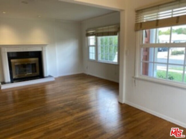 Building Photo - 17600 Calvert St