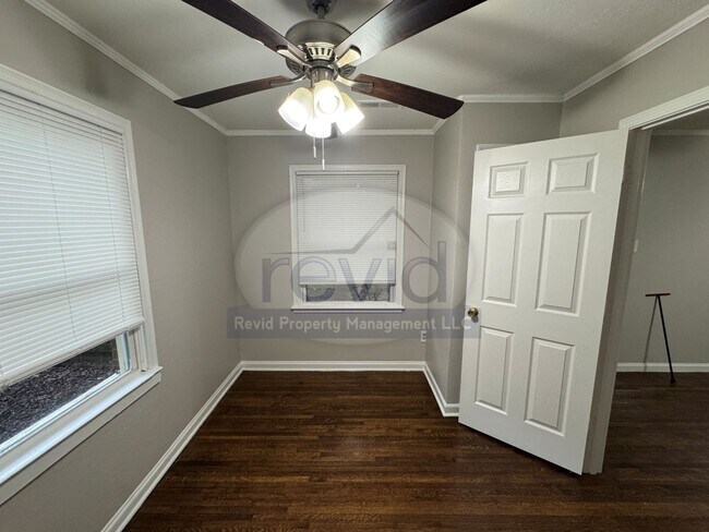 Building Photo - 4572 Verne Rd