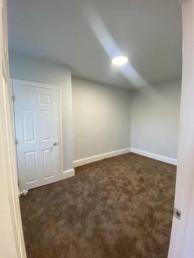 Building Photo - 3103 N Croskey St