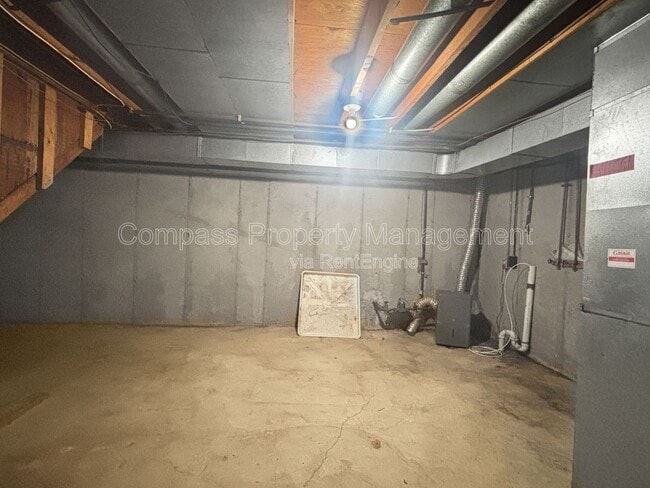 Building Photo - 1433 Beckwith View Ave NE