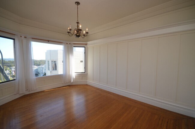 Building Photo - Parnassus 722-724A