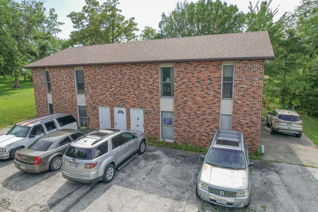 Building Photo - 115 Traci Dr