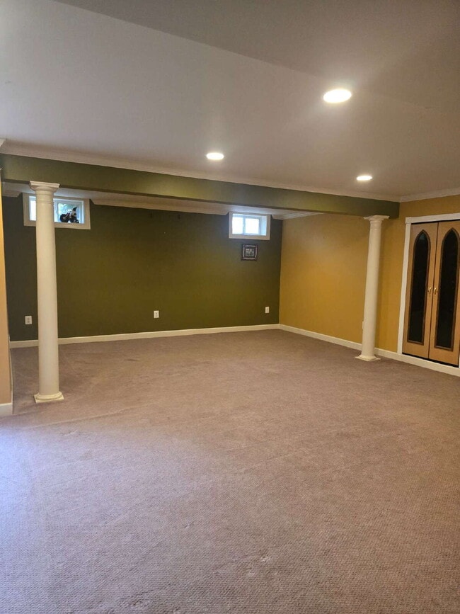 Building Photo - A bright and comfortable 1-bedroom, 1-bathroom basement apartment in Walkersville with everything...