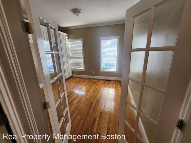 Building Photo - 2 br, 2 bath House - 132 W 8th Street - Un...