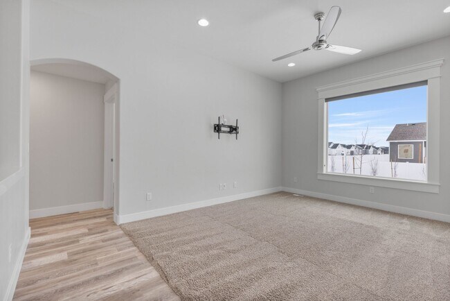 Building Photo - 3 Bed 2 Full Bath home