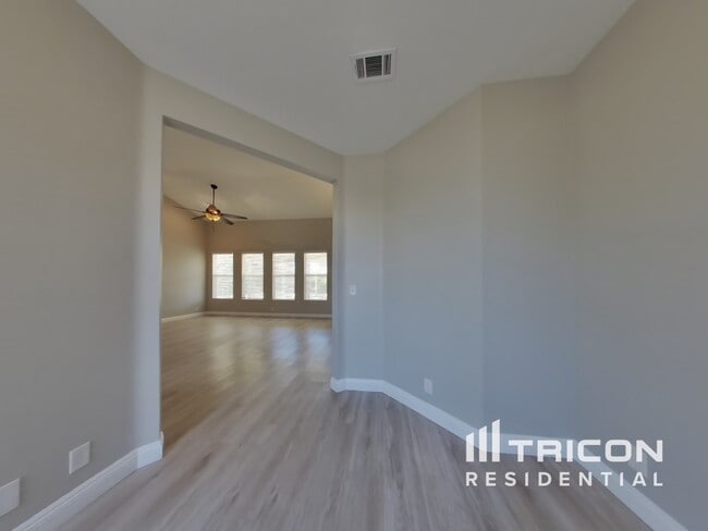Building Photo - 43317 Sawgrass Ln