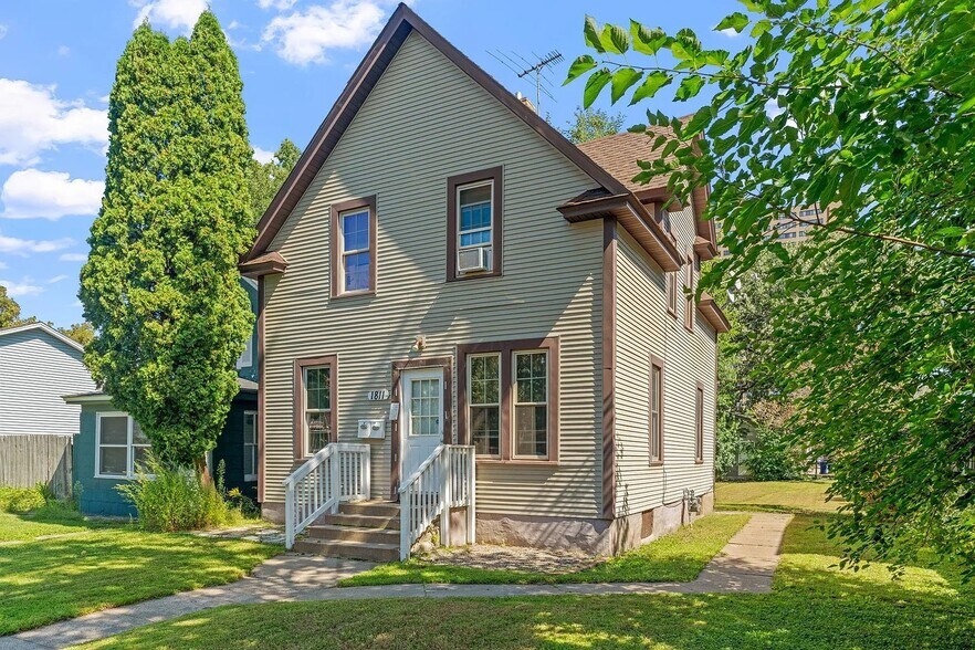 Building Photo - 1811 Jackson St NE