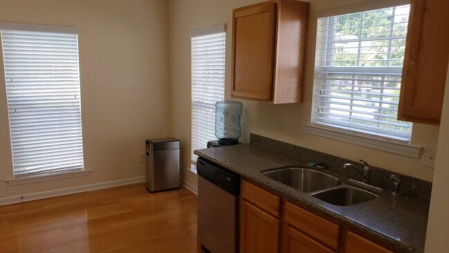 Building Photo - 5971 Hollow Wood Ct