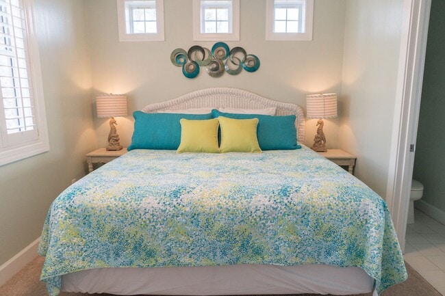 Building Photo - Beautiful 7-Bedroom Beachfront Home on 30A