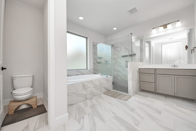 Building Photo - 2550 Forbidden Fig Row