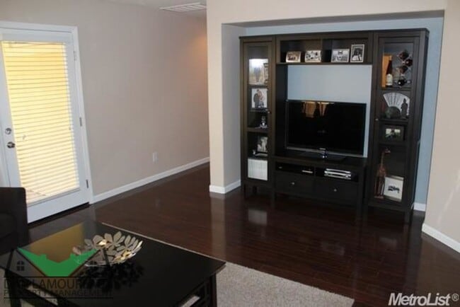 Building Photo - Springlake in Woodland