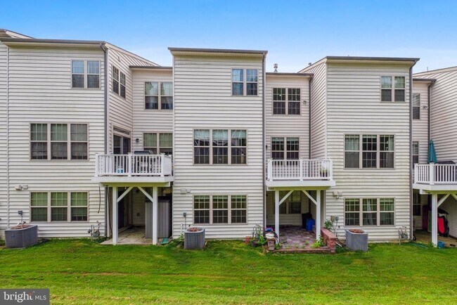 Building Photo - 1525 Rabbit Hollow Pl