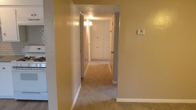 Building Photo - Beautiful NW Home!