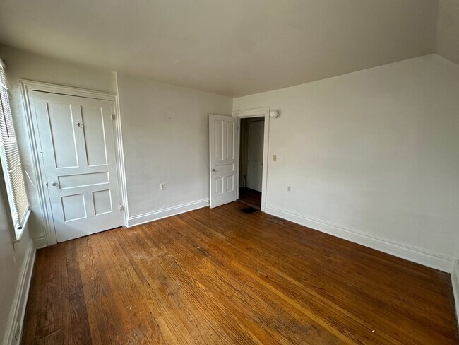 Building Photo - First St 313 w/Wesley St 346 W