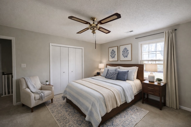 Building Photo - Beautiful 4 Bedroom Home with Fireplace & 2-Car Garage – Charlotte, NC