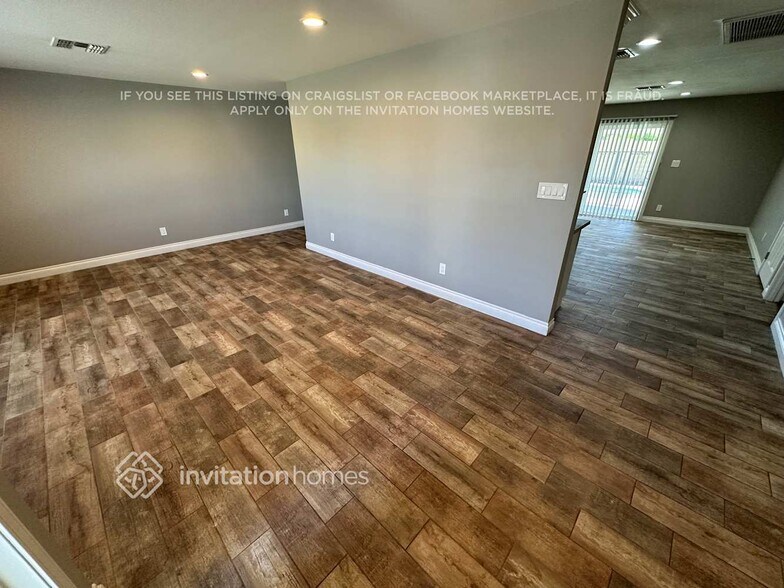 Building Photo - 1335 E Hermosa Dr