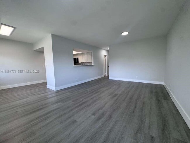 Building Photo - 455 Golden Isles Dr