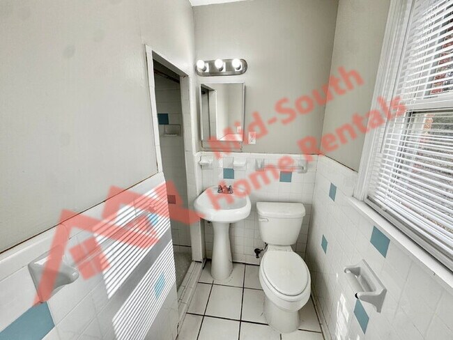 Building Photo - 1051 Mosby Rd