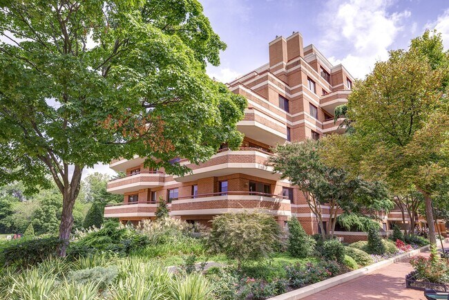 Building Photo - 2301 N St NW