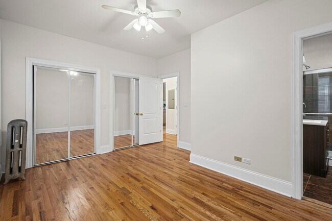 Building Photo - 1426 E Hyde Park Blvd
