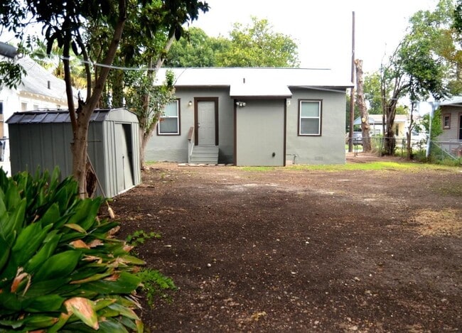 Building Photo - 248 Ray Ave