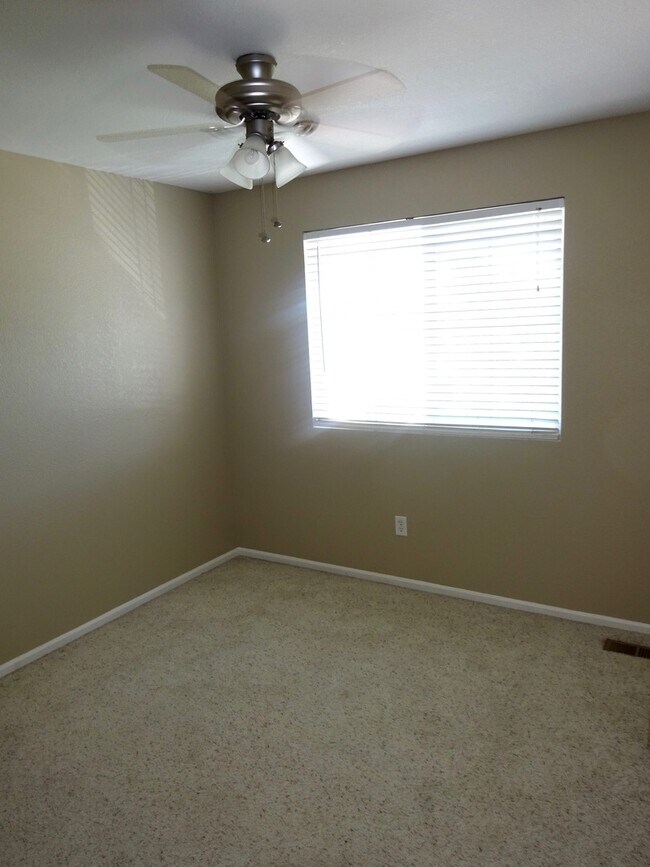 Building Photo - Beautiful 4 Bedroom Home In Parker - Piner...