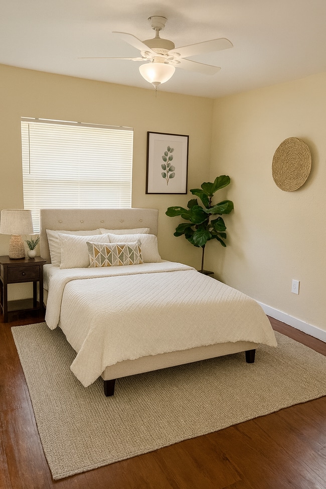 Building Photo - WON'T LAST LONG COME SEE!!! 4 Bedroom / 2 Bath Single-Family Home | Fenced Yard