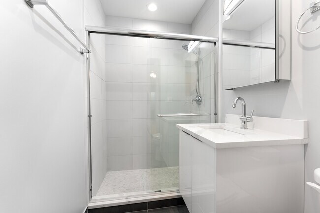 Building Photo - 1546 W Jonquil Terrace