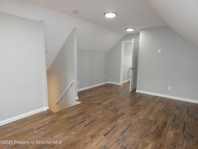 Building Photo - 620 Sanderson Ave