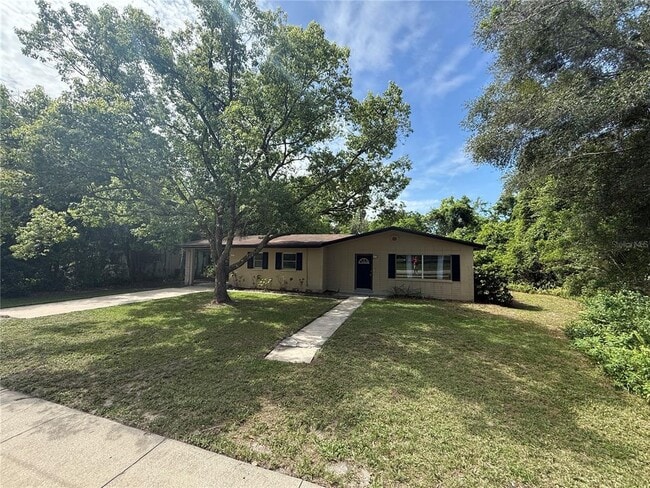Primary Photo - 1570 W Beresford Ave