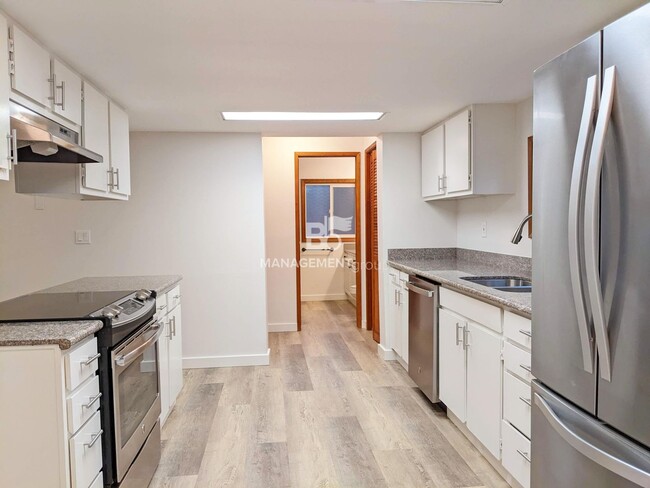 Building Photo - Nearly 1/2 Acre of Privacy Nestled in the Trees of West Linn. Updated Kitchen & Bathroom!