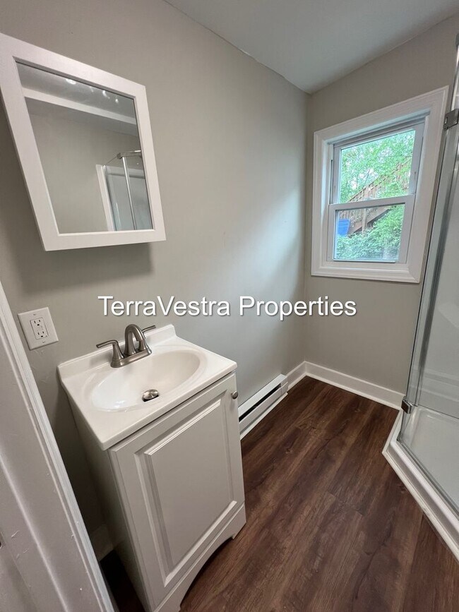 Building Photo - 4 Bed in Millville! Eligible for $500 Security Deposit.