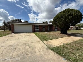 Building Photo - 1295 Country Club Blvd