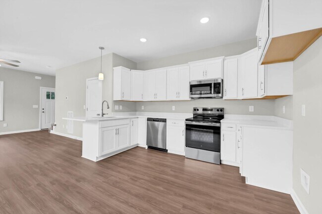 Building Photo - 420 S 2nd St