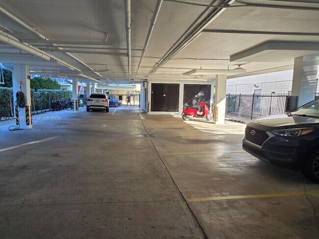 Building Photo - 631 Jefferson Ave