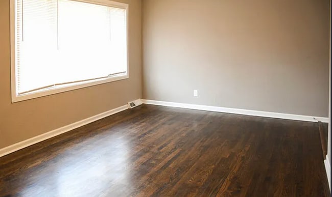 Building Photo - Updated 3 Bedroom Home Available Now!