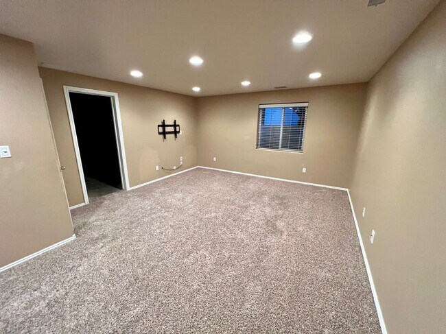 Building Photo - 4208 Willow Canyon Dr