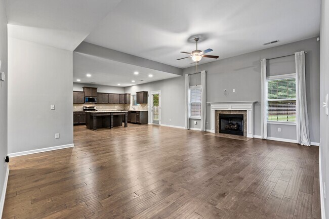 Building Photo - 830 W Richland Cir