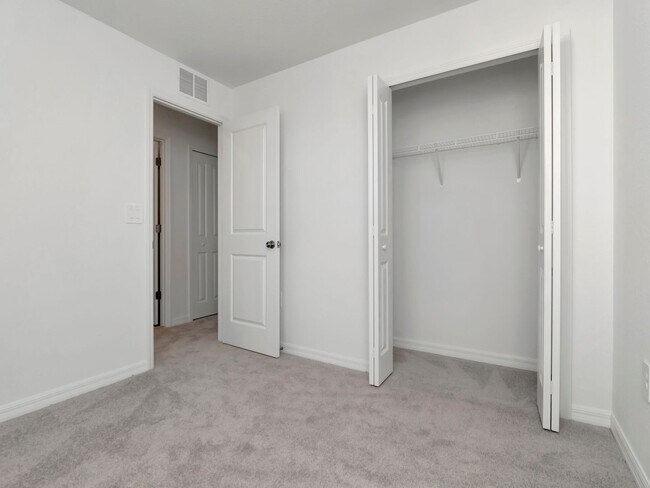 Building Photo - Modern New Construction Townhome in Desirable Lakewood Ranch – Up to 1 Month Free