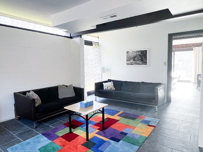 Building Photo - 197 Calkins Rd