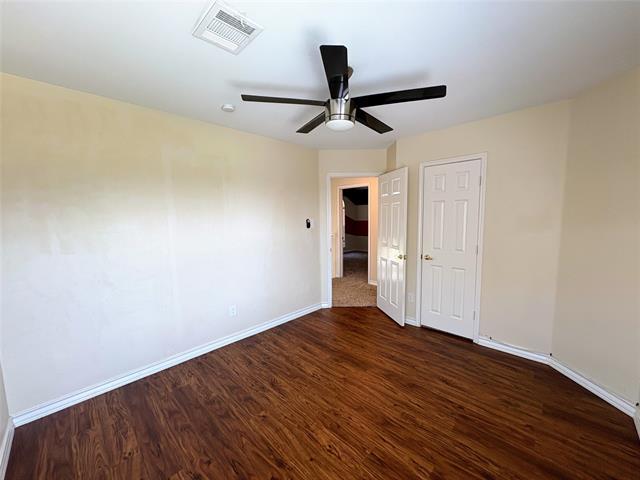 Building Photo - 512 Woodlake Dr