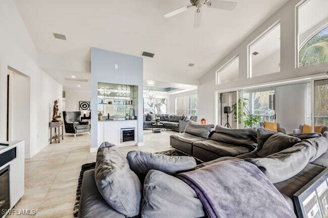 Building Photo - 4402 Yacht Harbor Dr
