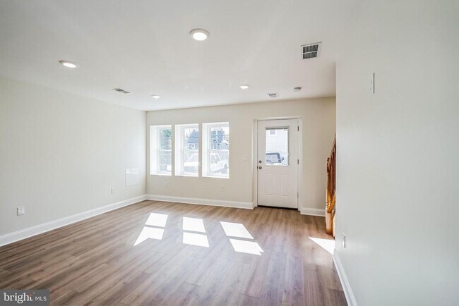 Building Photo - 27 E Butler Ave
