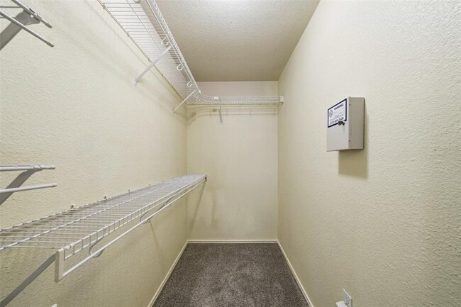 Building Photo - 1910 Steeds Crossing