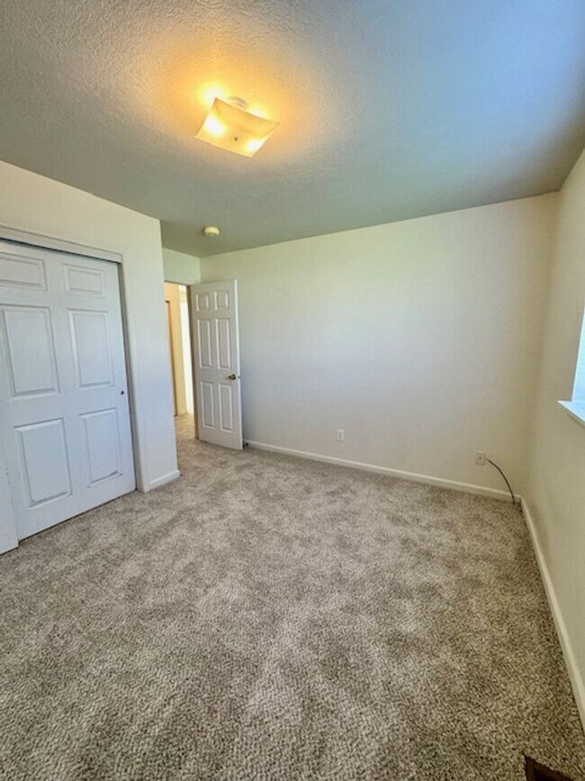 Building Photo - 3 Bedrooms, 2 Bathroom 4-plex; less than 2 miles to MSU