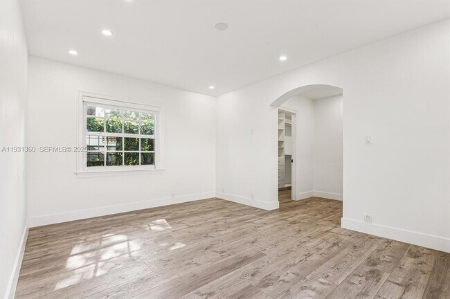 Building Photo - 3002 Segovia St